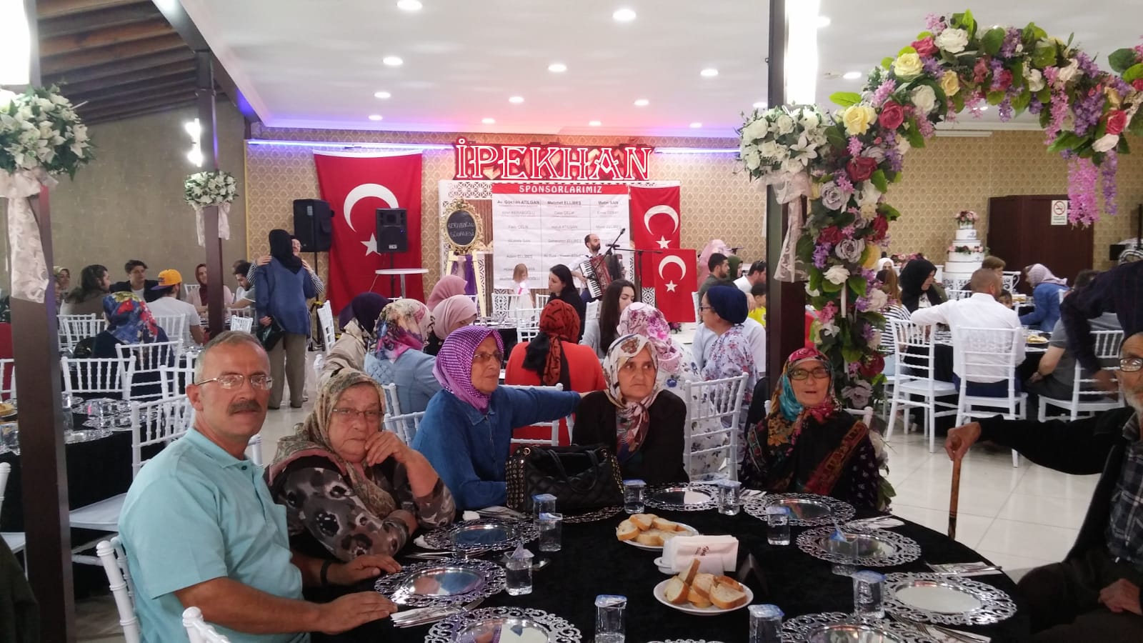 Keraboğlu Sülalesi Kaynaşma Merasimi yoğun katılım ile gerçekleşti.